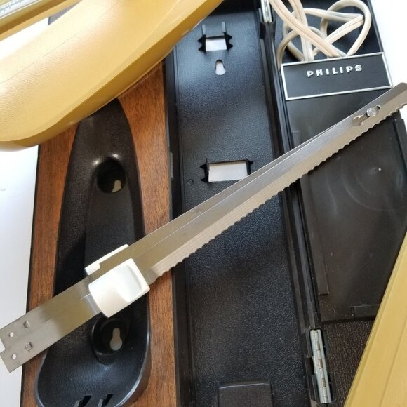 Vintage Philips Electric Carving Knife with Wall Mount Holding Tray - Picture 5 of 16